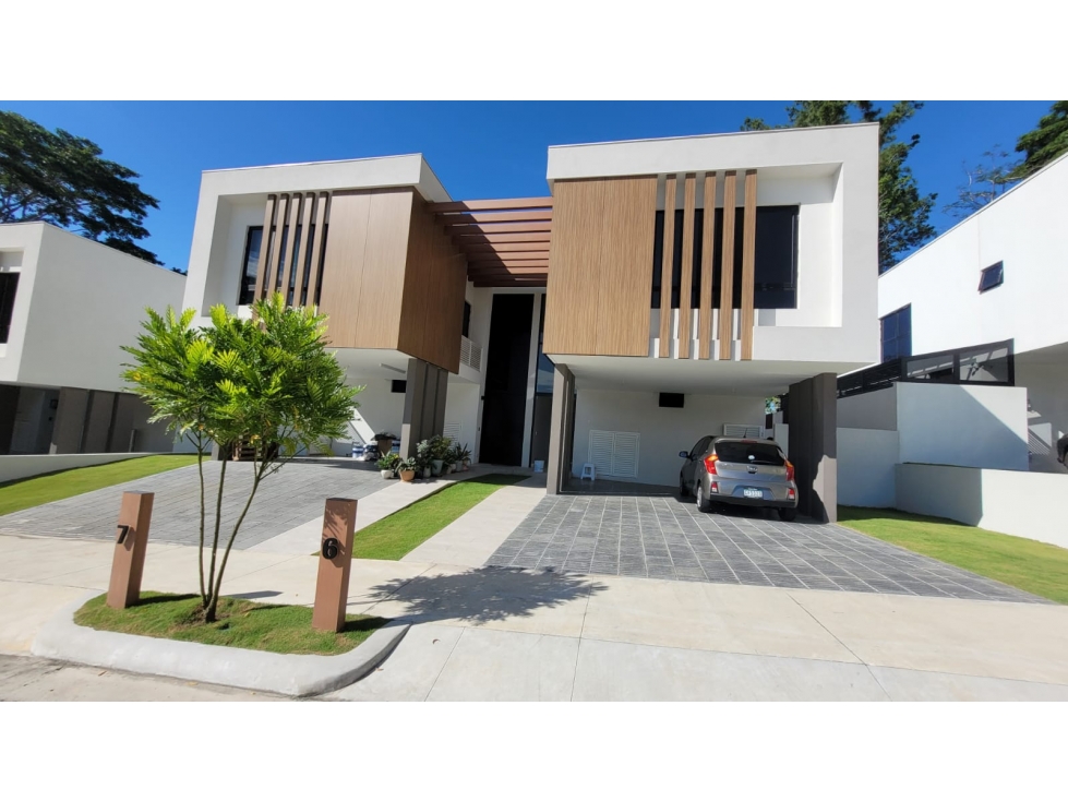 Moderna Casa a estrenar - Residencial Albrook 9