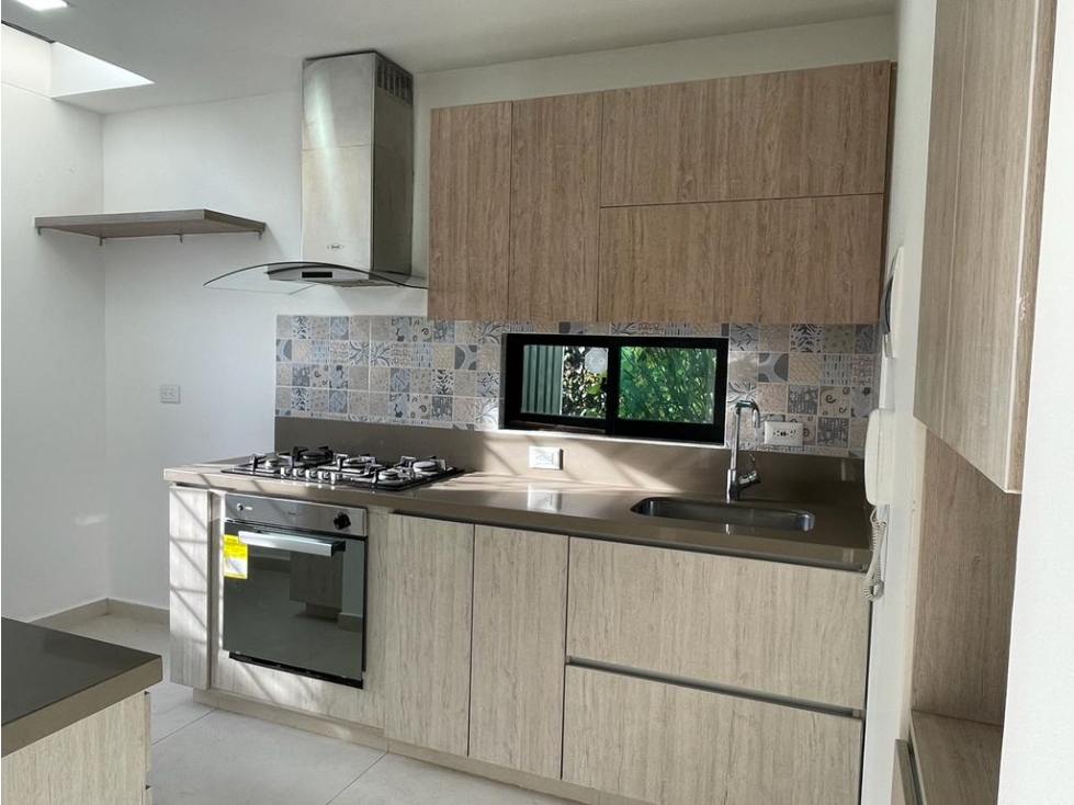 Hermosa Casa esquinera de Dos niveles en Cajicá en venta en conjunto. — foto 2
