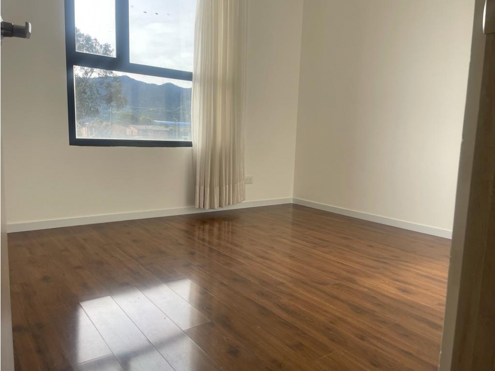 Hermosa Casa esquinera de Dos niveles en Cajicá en venta en conjunto. — foto 6