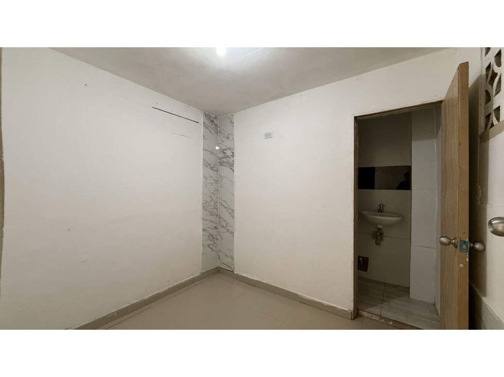 HOSTAL EN EL SANTUARIO PARA VENTA O RENTA - 4