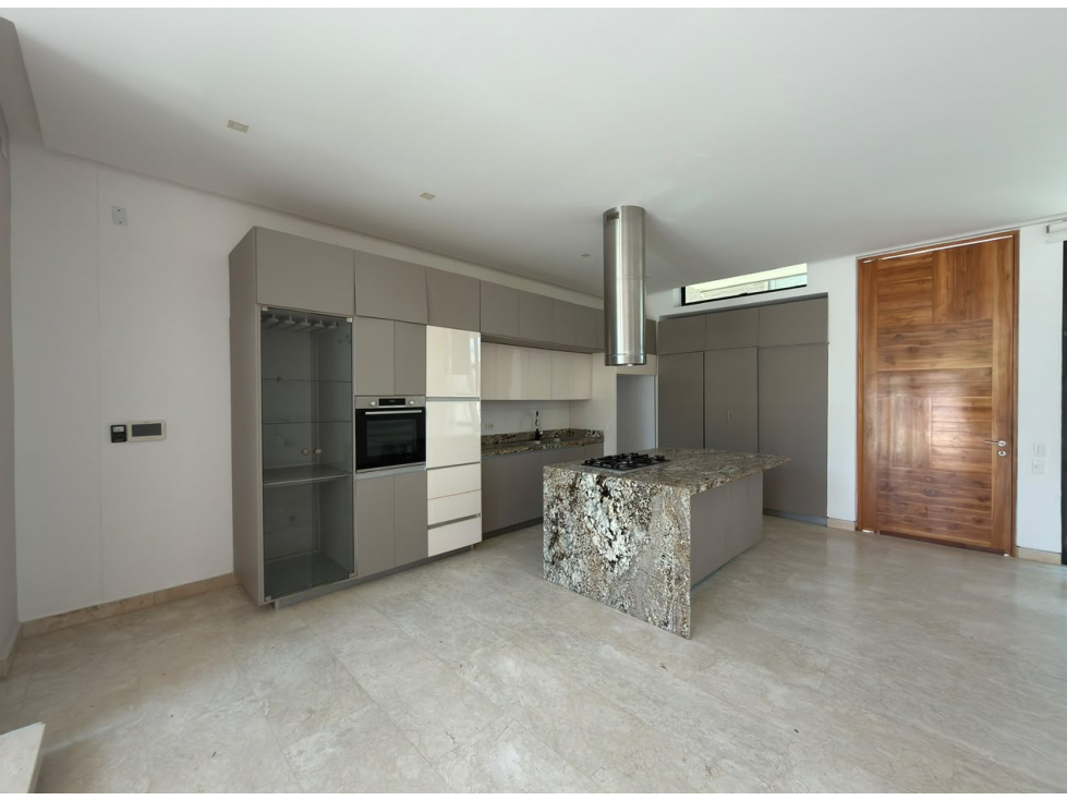 VENTA DE CASA DE TRES NIVELES EN PRADOMAR - 3