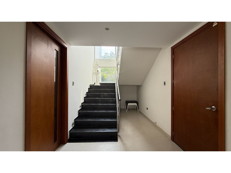 ARRIENDO CASA AMOBLADA EN ALTOS DE PRADOMAR - 2