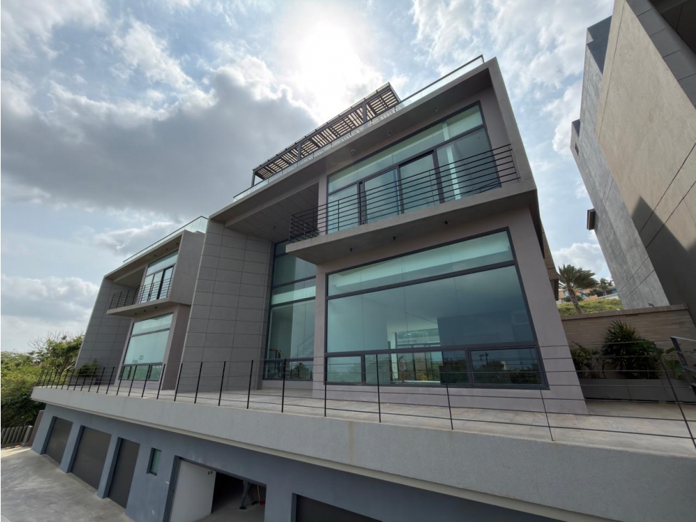 VENTA DE CASA EN ALTOS DE PRADOMAR