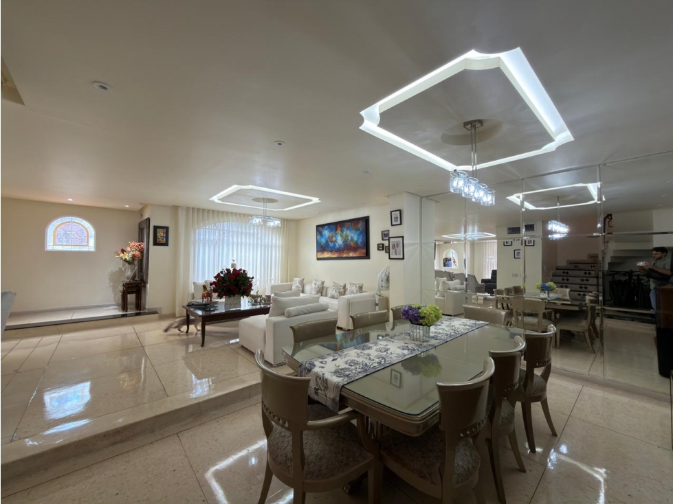 VENTA DE CASA EN CONJUNTO CERRADO EN VILLA CAMPESTRE TRADICIONAL.