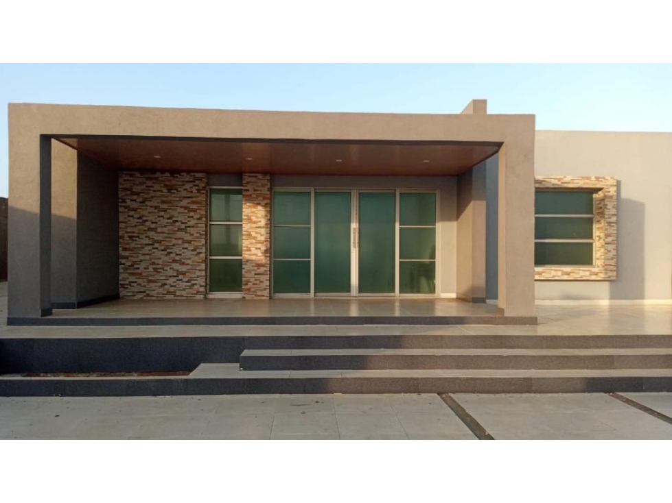 VENTA DE CASA AMPLIA EN SABANILLA