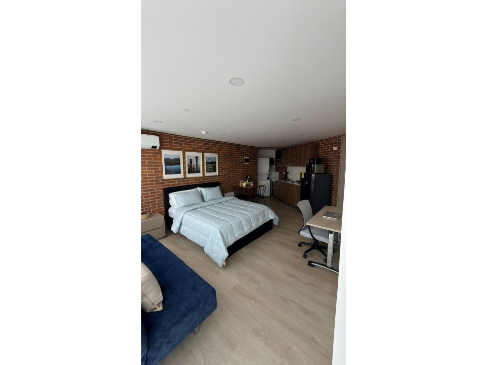 APARTAESTUDIO AMOBLADO EN LAURELES LISTO PARA HABITAR — foto 2