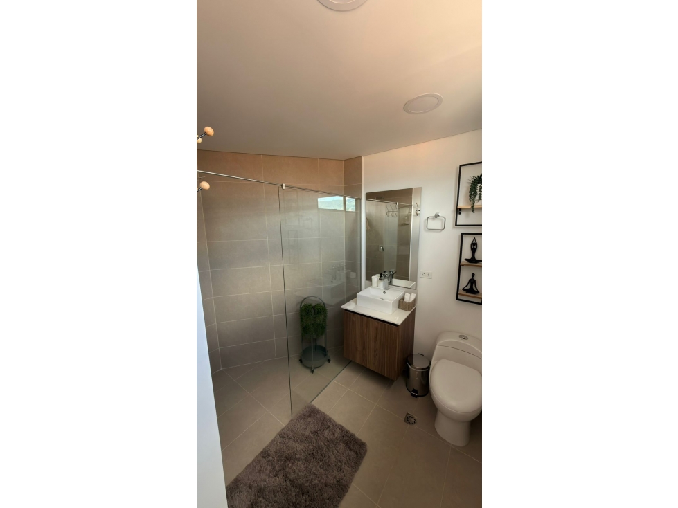 APARTAESTUDIO AMOBLADO EN LAURELES LISTO PARA HABITAR — foto 4