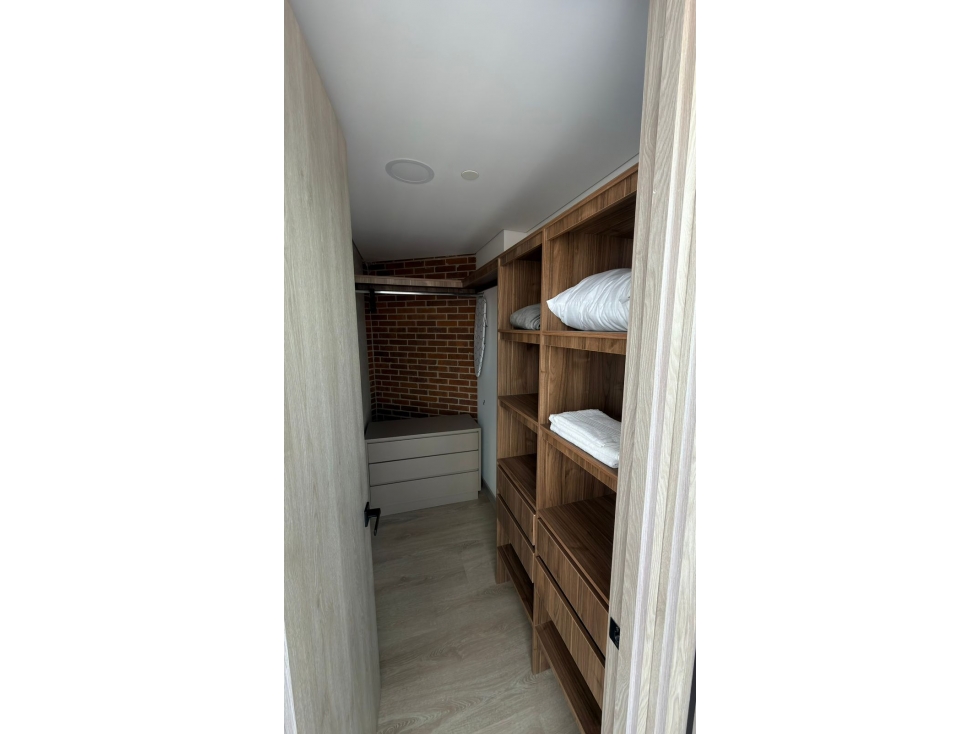 APARTAESTUDIO AMOBLADO EN LAURELES LISTO PARA HABITAR — foto 5