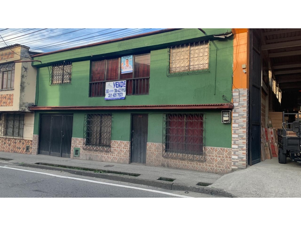 CASA PARA LA VENTA - EXCELENTE UBICACIÓN - 1