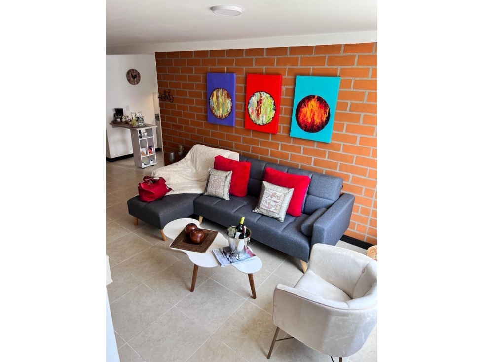CASA PARA LA VENTA - EXCELENTE UBICACIÓN - 3