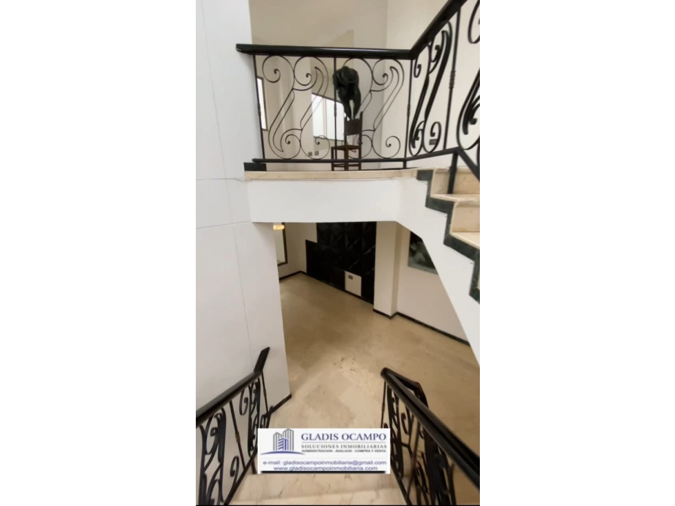 CASA ESQUINERA DE 5 NIVELES -UNIDAD CERRADA - 4