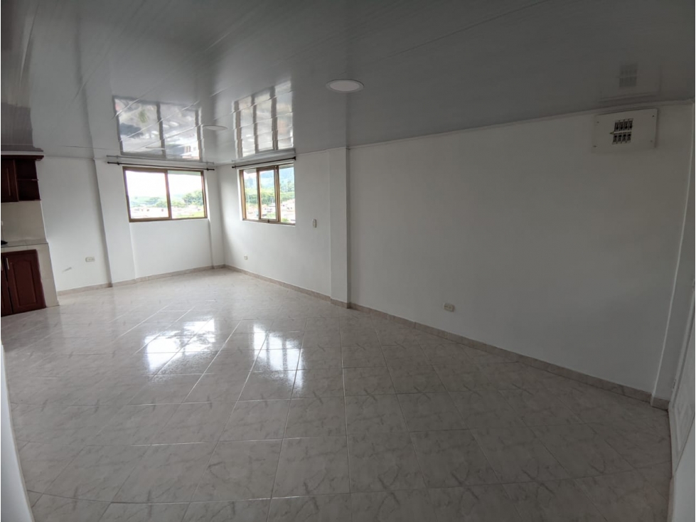 Apartamento en cuarto piso -bien ubicado - 2