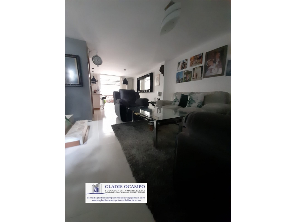 Casa en conjunto cerrado para la venta - 2