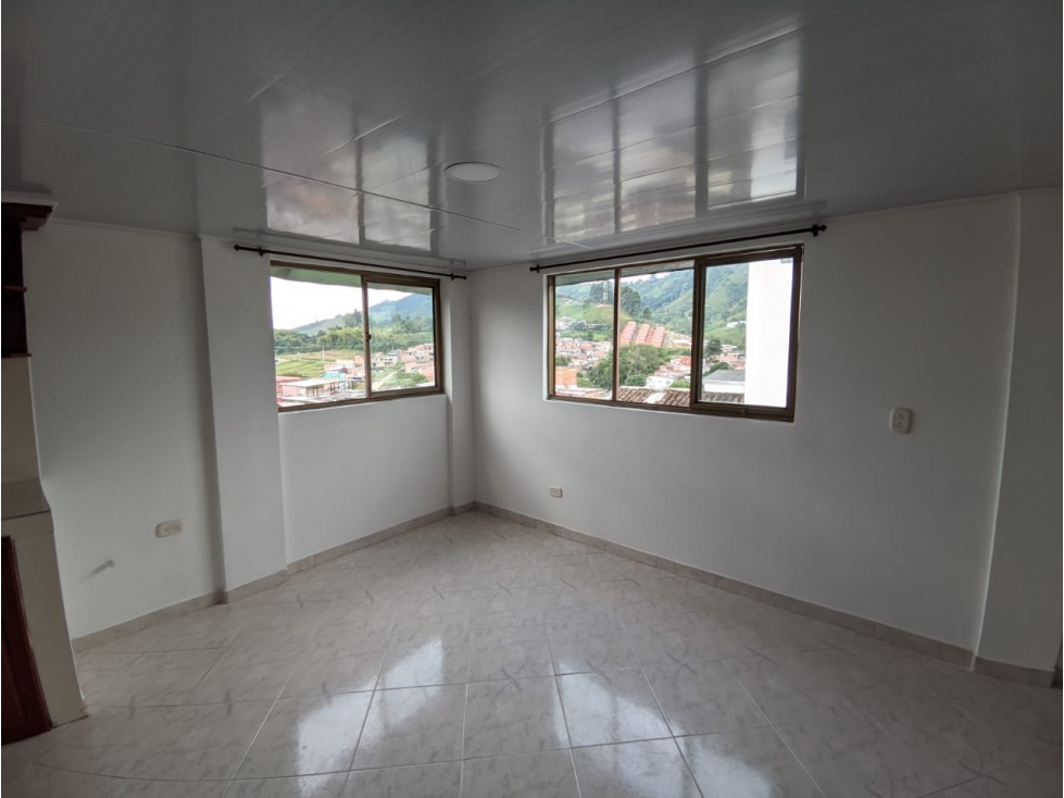 Apartamento en cuarto piso -bien ubicado - 5