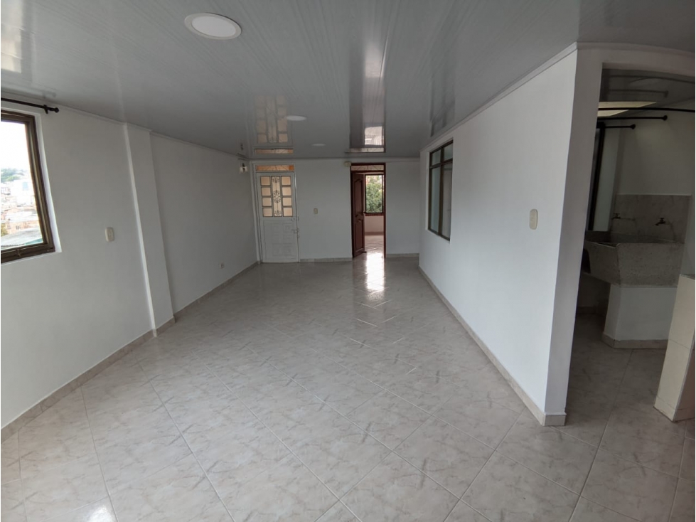 Apartamento en cuarto piso -bien ubicado - 1