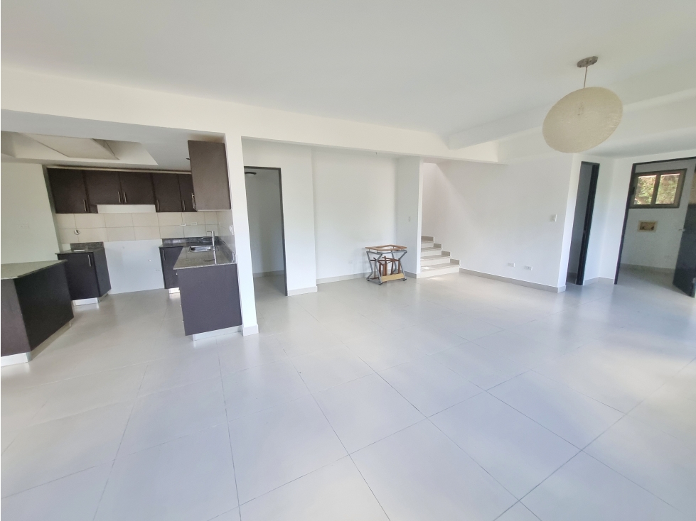 SE VENDE CASA EN WOODLANDS GRAN TERRENO PANAMA PACIFICO — foto 3