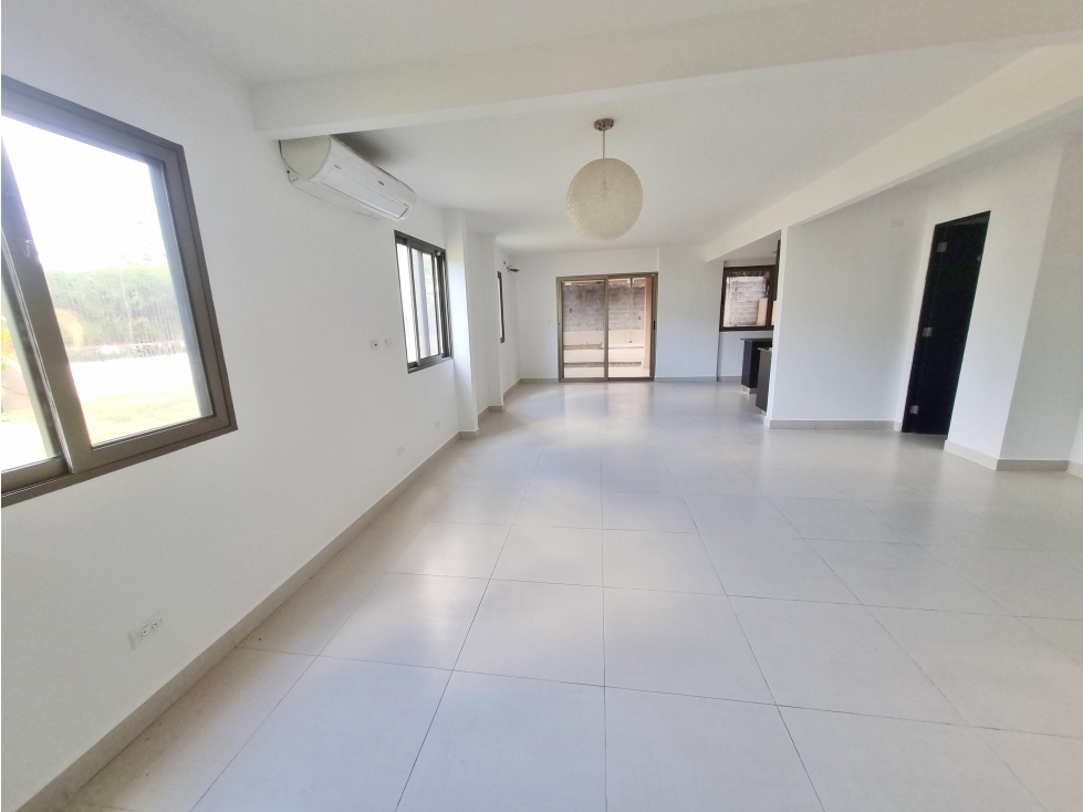 SE VENDE CASA EN WOODLANDS GRAN TERRENO PANAMA PACIFICO — foto 2