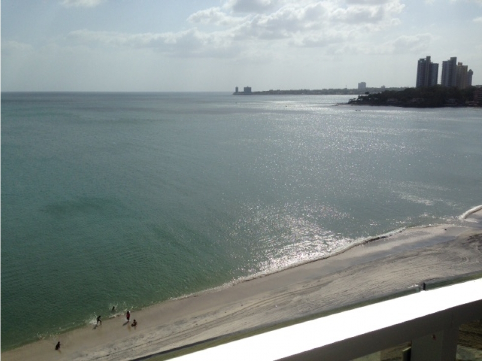 SE VENDE APARTAMENTO FRENTE AL MAR PH OCEAN WAVES GORGONA — foto 2
