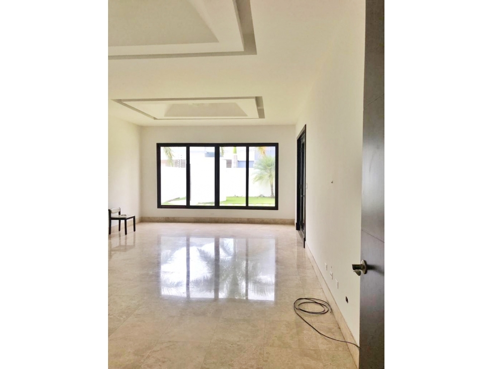 SE ALQUILA ELEGANTE CASA UNIFAMILIAR EN COSTA DEL ESTE — foto 5