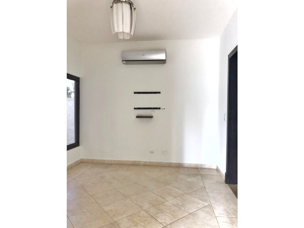 SE ALQUILA ELEGANTE CASA UNIFAMILIAR EN COSTA DEL ESTE — foto 6