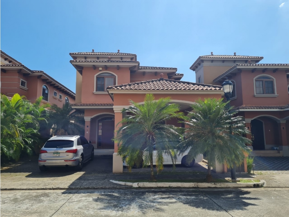 SE VENDE CASA EN COSTA SUR - EL DORAL