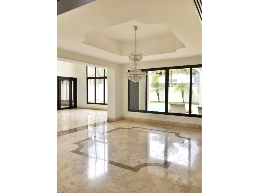 SE ALQUILA ELEGANTE CASA UNIFAMILIAR EN COSTA DEL ESTE — foto 3