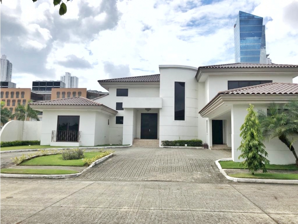 SE VENDE ELEGANTE CASA UNIFAMILIAR EN COSTA DEL ESTE