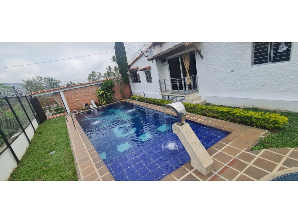 VENDO CABAÑA URBANA EN CHINACOTA - 1
