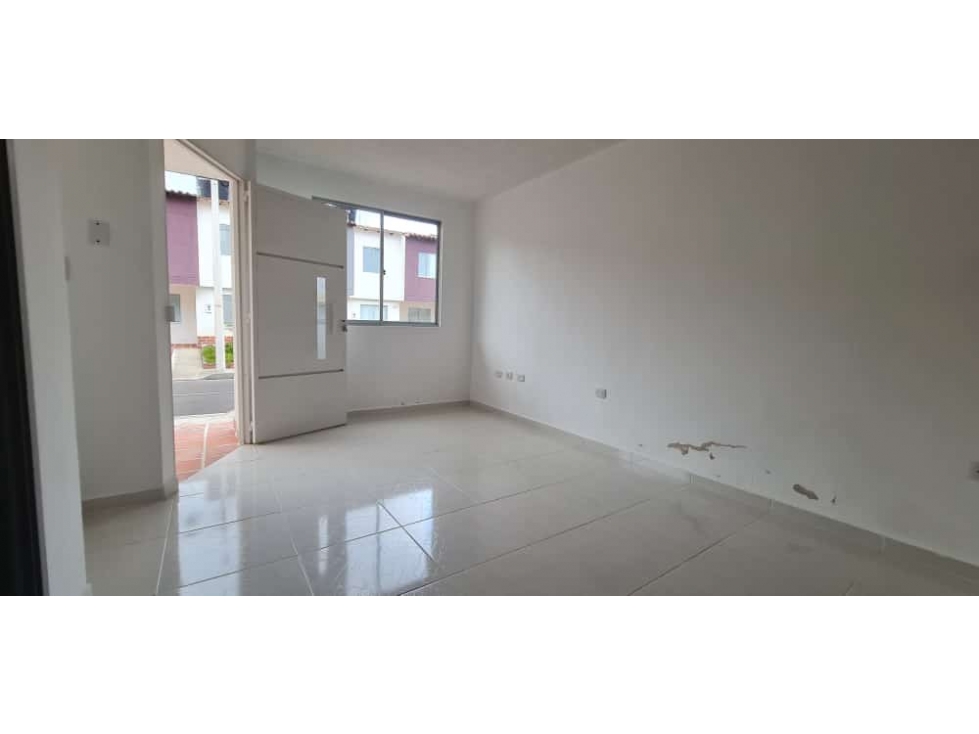 ARRIENDO CASA PARA ESTRENAR EN CHINACOTA - 4