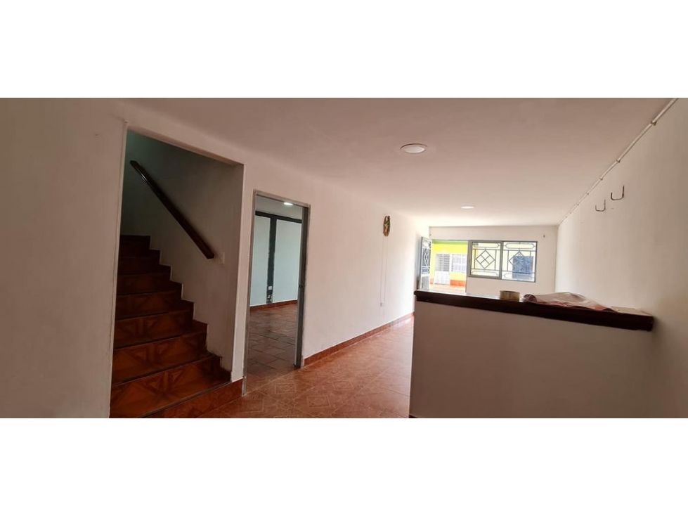 ARRIENDO CASA AMPLIA EN CHINACOTA - 1