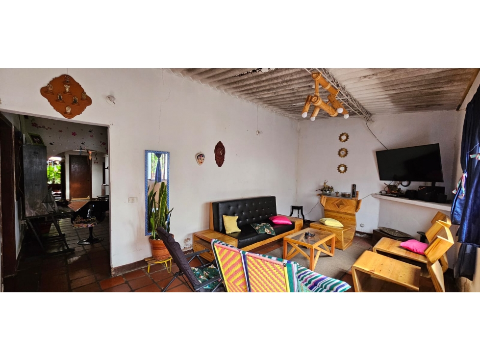 VENDO CASALOTE URBANA EN CHINACOTA - 4
