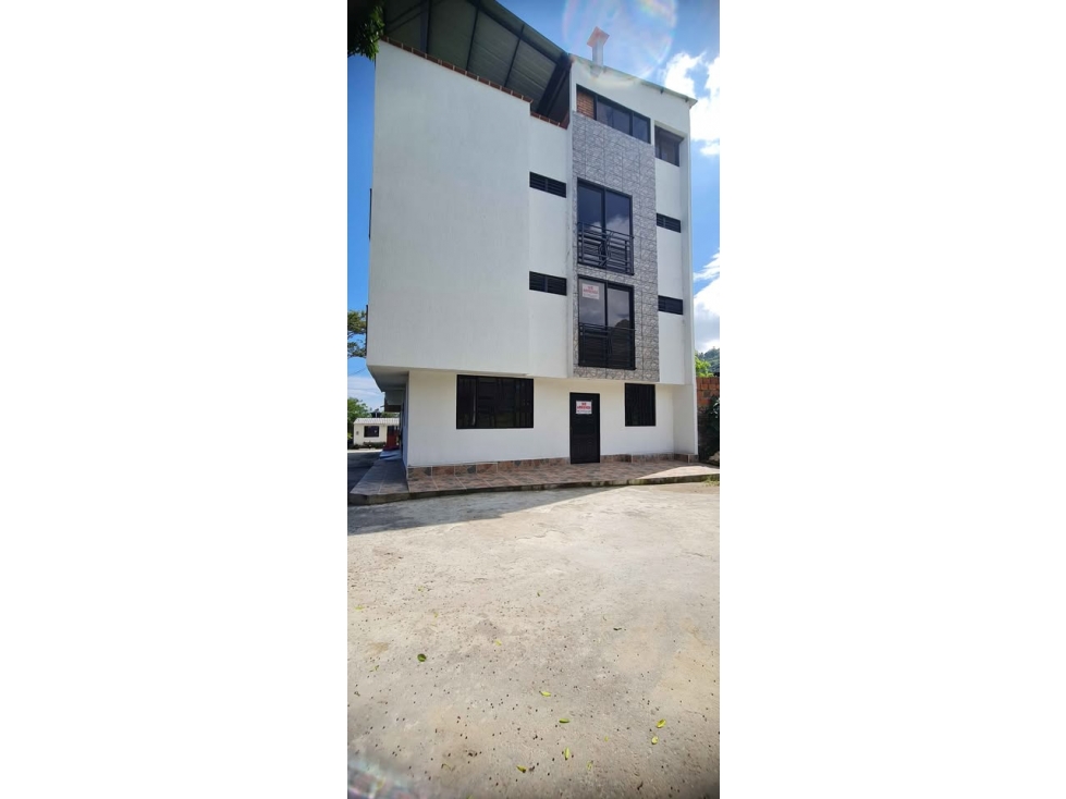 ARRIENDO APARTAMENTO EN CHINACOTA - 2