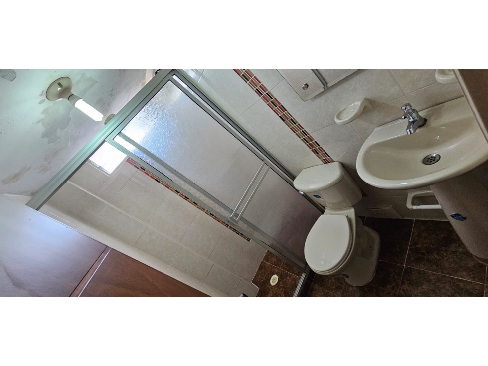ARRIENDO APARTAESTUDIO FENTE AL PARQUE PRINCIPAL DE CHINACOTA - 4
