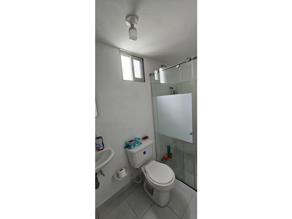 VENDO APARTAMENTO DE OPORTUNIDAD EN CHINACOTA - 4