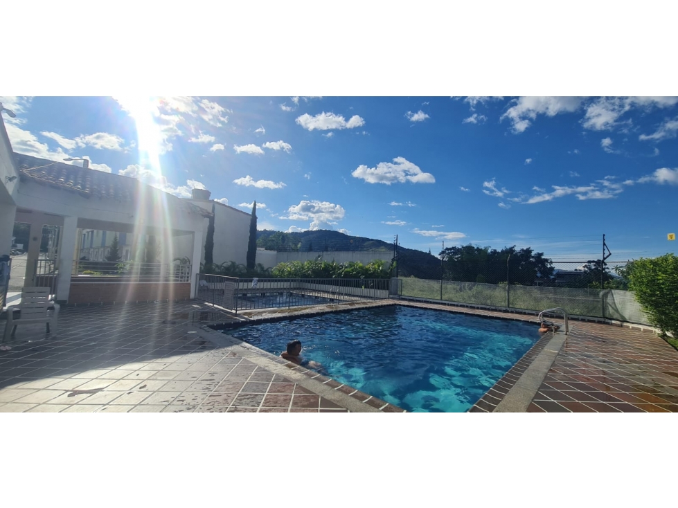 VENDO CASA EN CONJUNTO CERRADO DE CHINACOTA