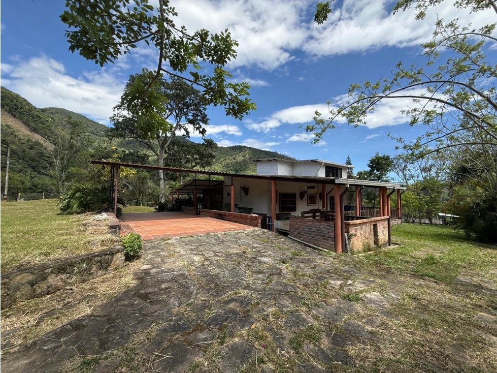 VENDO O PERMUTO CABAÑA AMPLIA EN CHINACOTA — foto 3