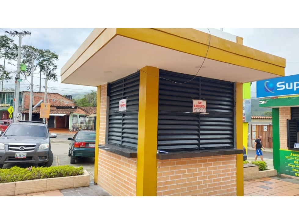 ARRIENDO LOCAL COMERCIAL EN CHINACOTA - 2