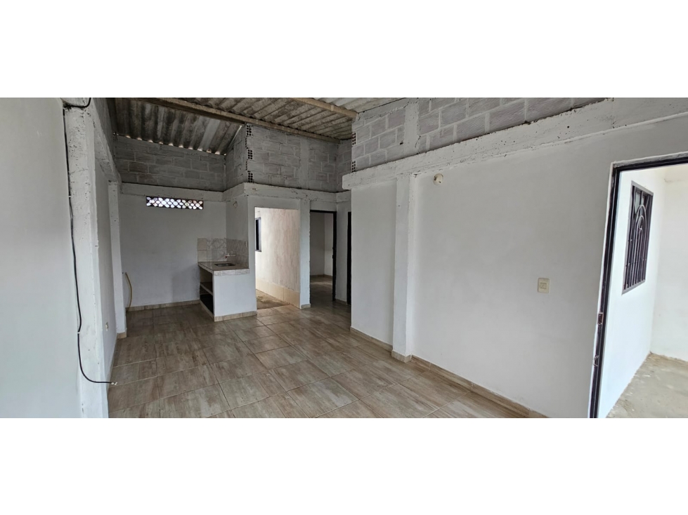ARRIENDO CASA ECONOMICA EN CHINACOTA - 2