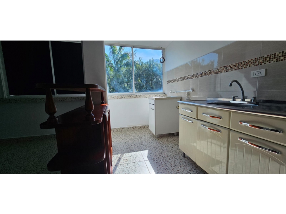 ARRIENDO APARTAESTUDIO FENTE AL PARQUE PRINCIPAL DE CHINACOTA - 3