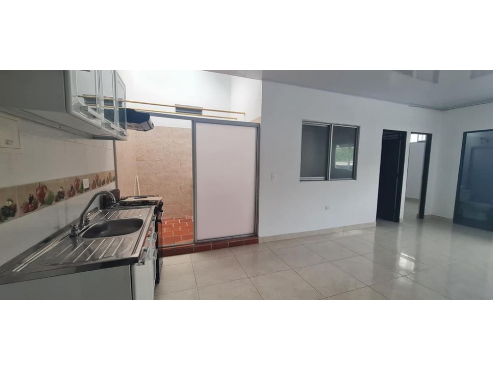 ARRIENDO APARTAMENTO EN CHINACOTA - 2