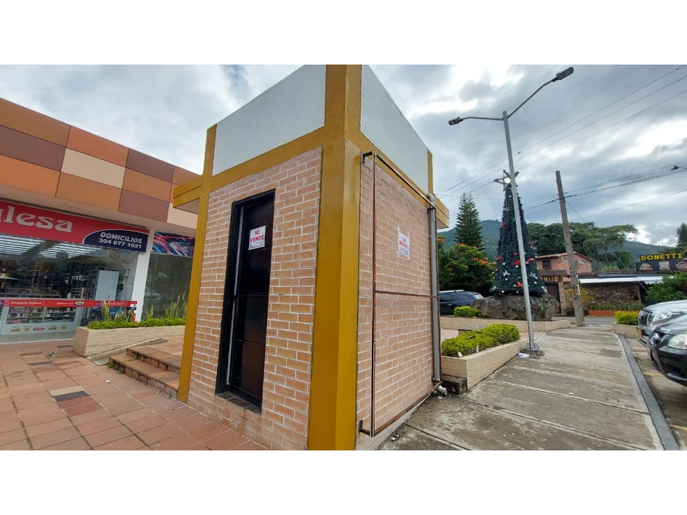 ARRIENDO LOCAL COMERCIAL EN CHINACOTA - 3