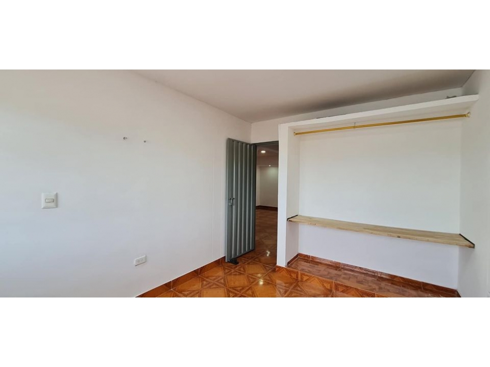 ARRIENDO CASA AMPLIA EN CHINACOTA - 3
