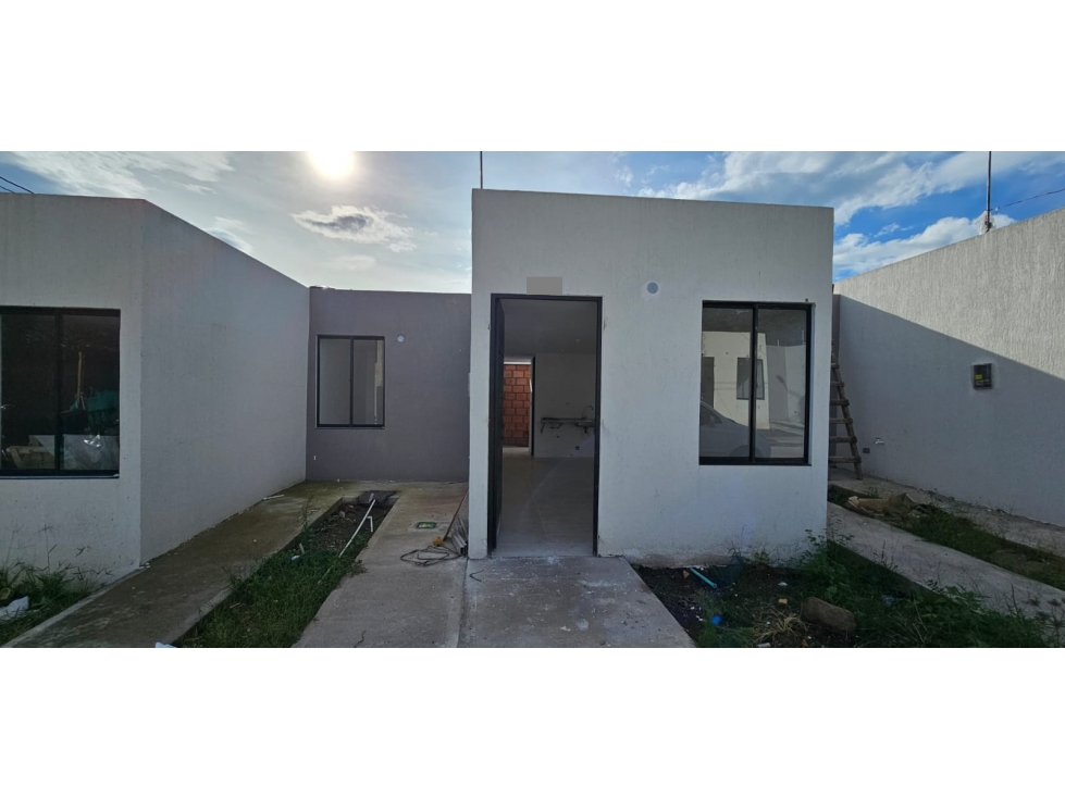 VENDO CASA DE INTERES SOCIAL PARA ESTRENAR EN CHINACOTA - 1