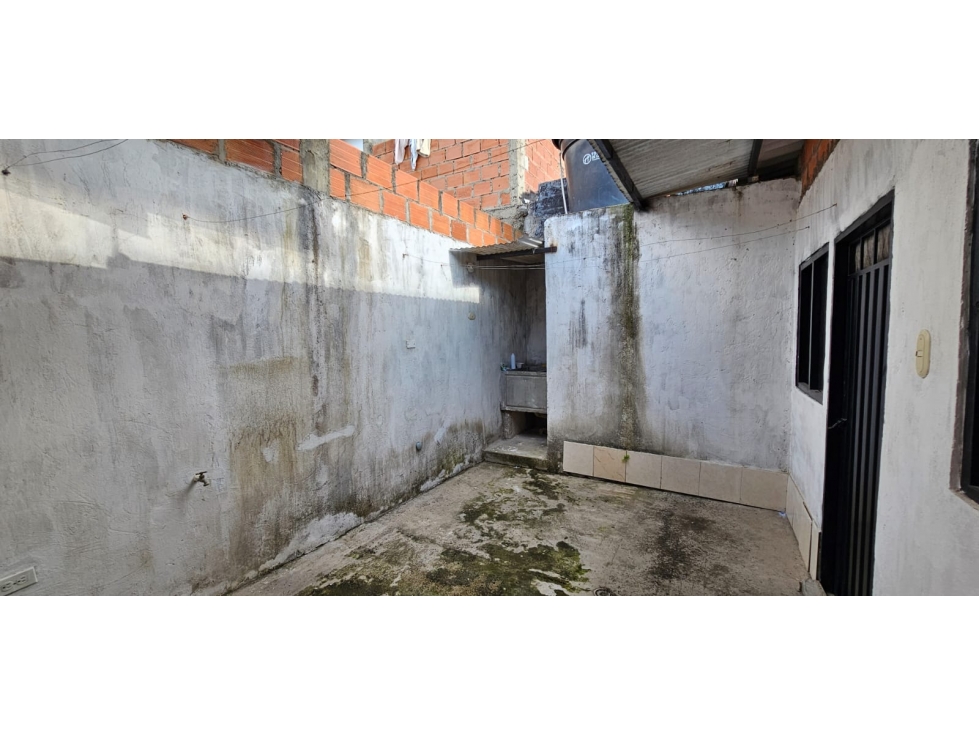 ARRIENDO CASA ECONOMICA EN CHINACOTA - 6