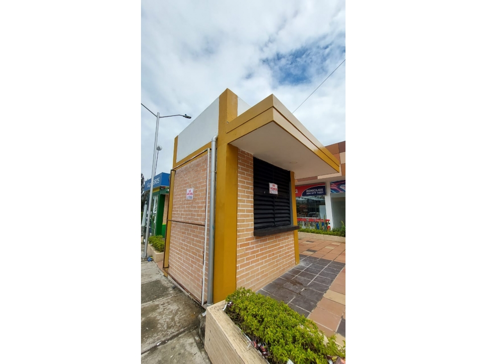 ARRIENDO LOCAL COMERCIAL EN CHINACOTA - 4