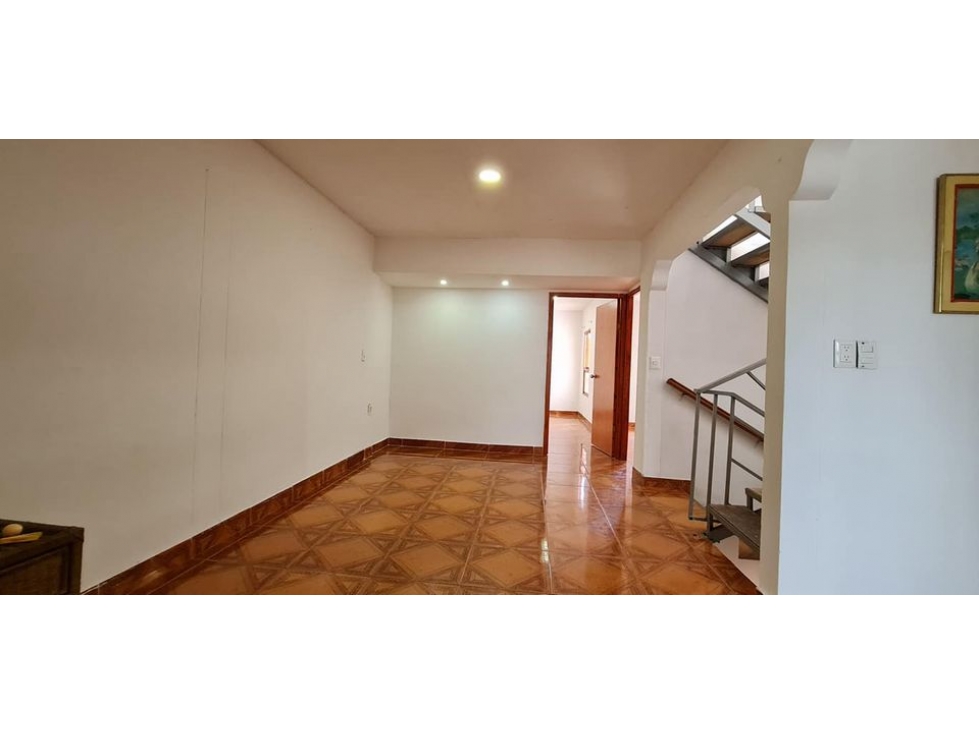 ARRIENDO CASA AMPLIA EN CHINACOTA - 4
