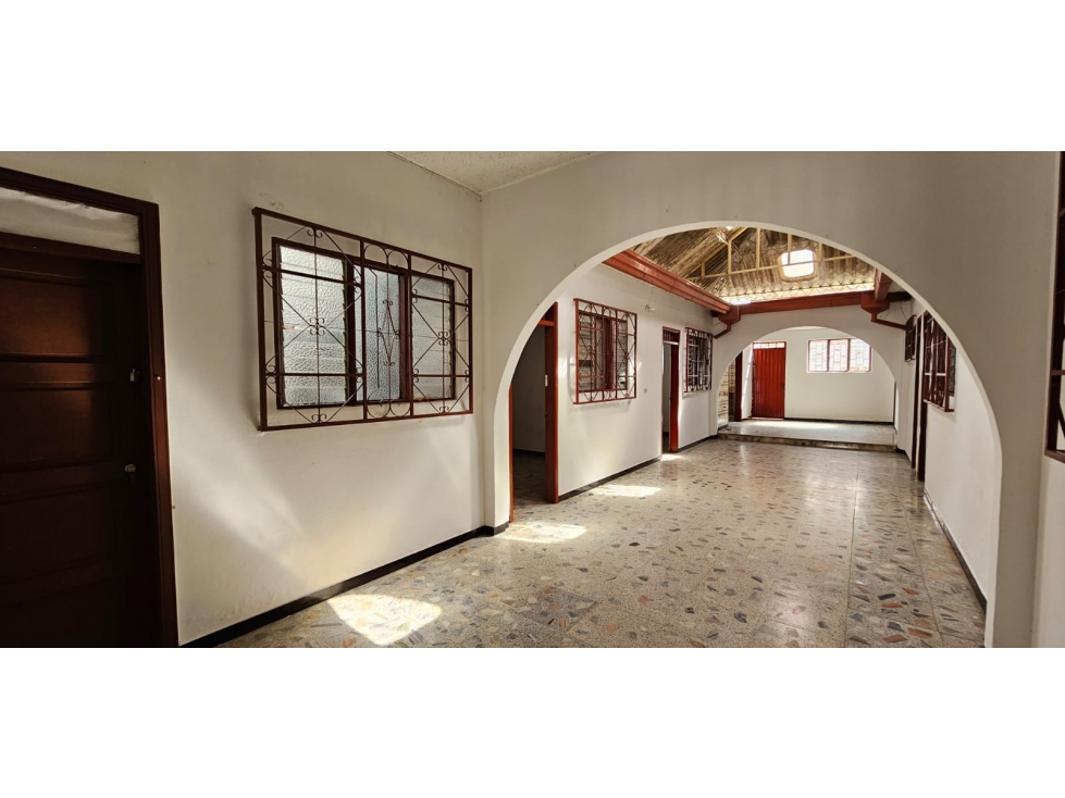 ARRIENDO CASA EN EL BARRIO EL CRISTO DE CHINACOTA - 1