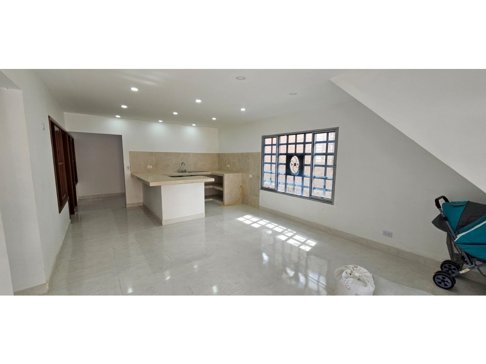 ARRIENDO CASA PARA ESTRENAR EN CHINACOTA - 2