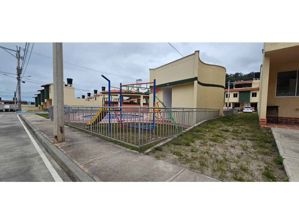 ARRIENDO CASA PARA ESTRENAR EN CONJUNTO CERRADO DE CHINACOTA — foto 4