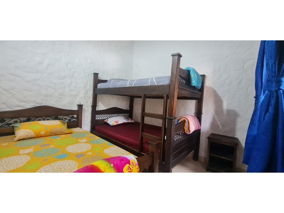 VENDO CABAÑA URBANA EN CHINACOTA - 5